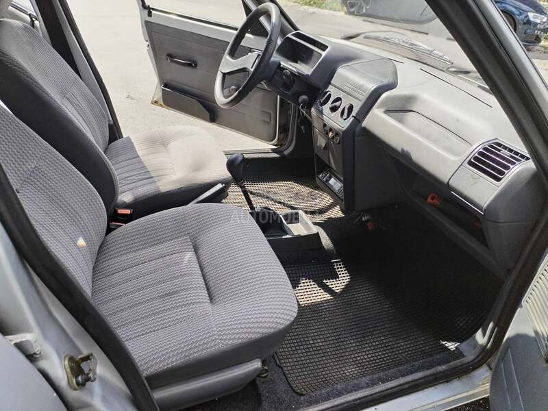 Peugeot 205 GL