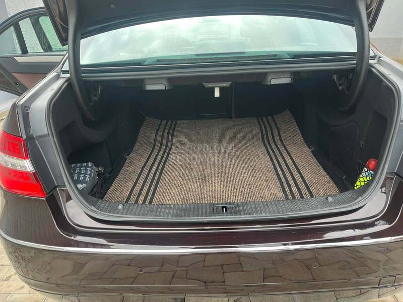 Mercedes Benz E 220 