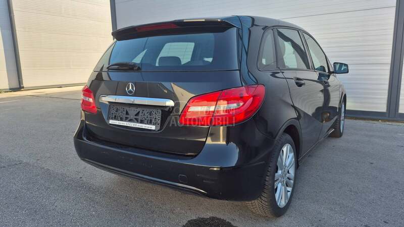 Mercedes Benz B 180 