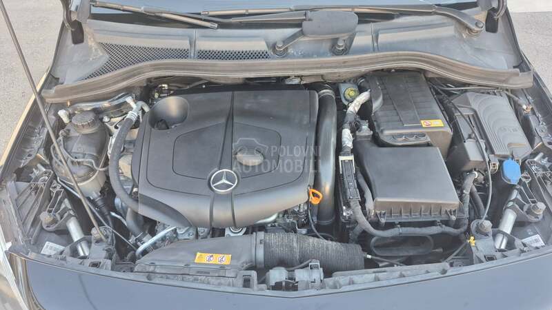 Mercedes Benz B 180 