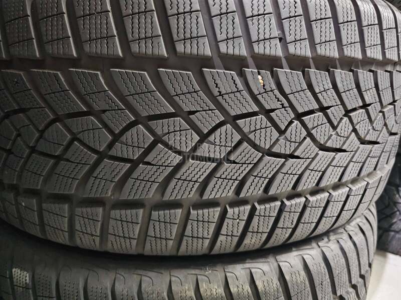 Goodyear 245/35 R21 Zimska