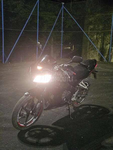 Honda cbr 125r