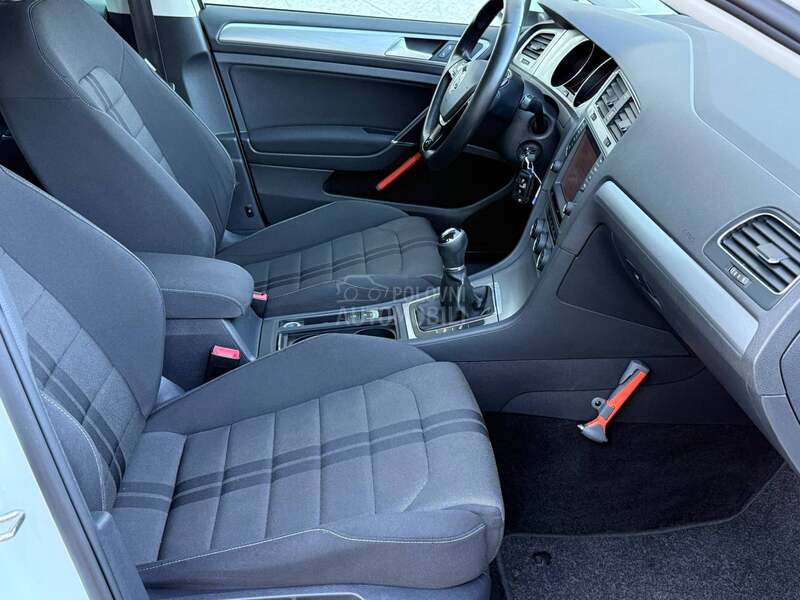 Volkswagen Golf 7 1.6TDI BLUEMOTION