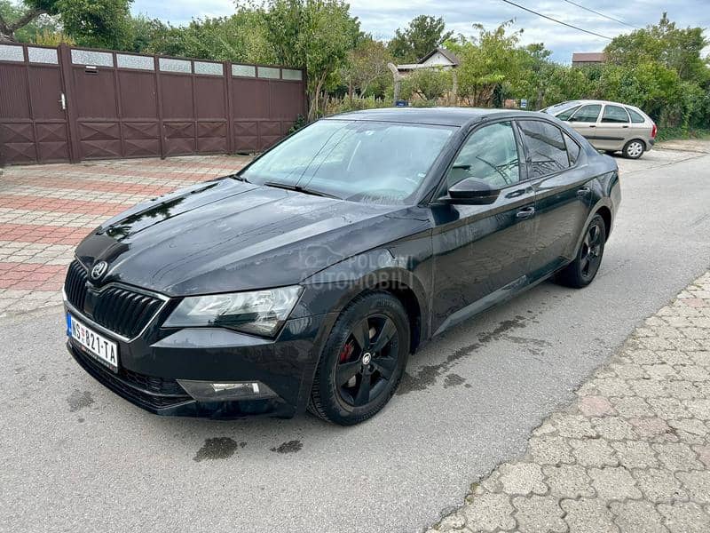 Škoda Superb 