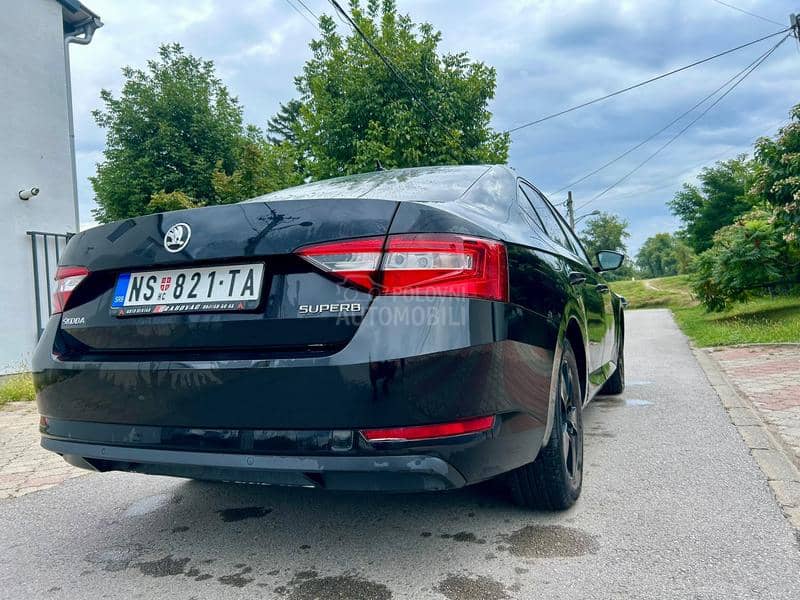 Škoda Superb 
