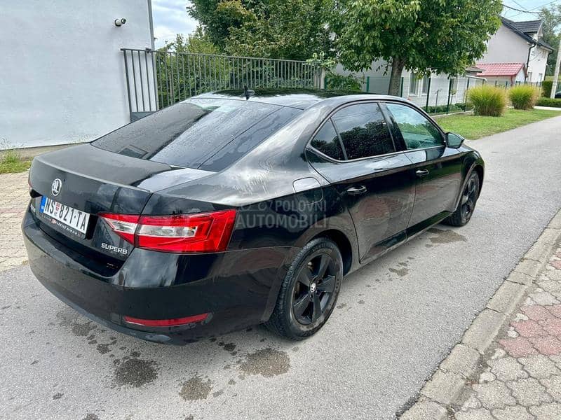Škoda Superb 