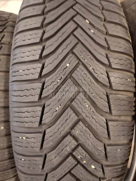 Michelin 215/55 R17 Zimska