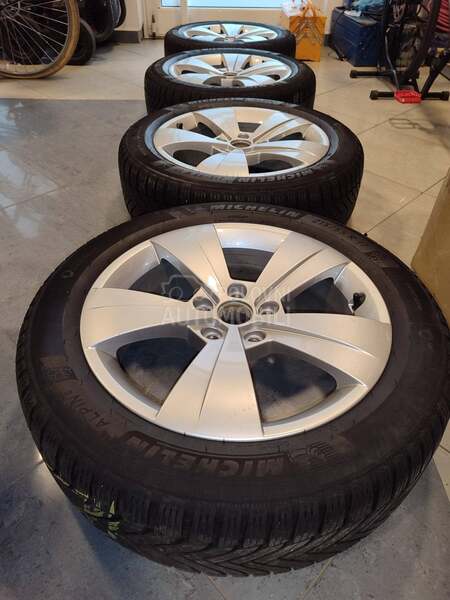Michelin 215/55 R17 Zimska