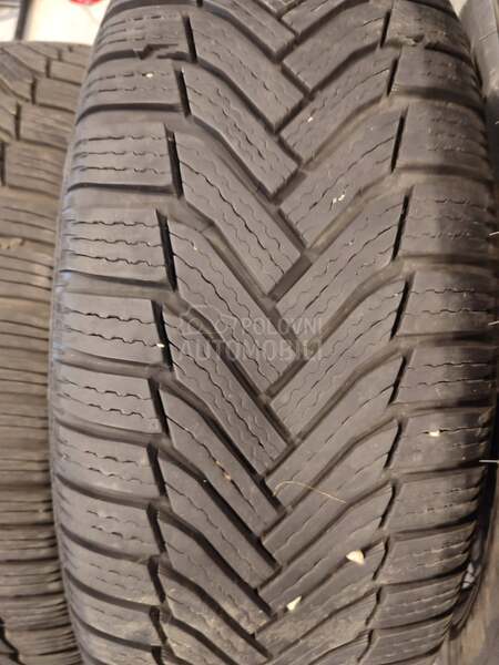 Michelin 215/55 R17 Zimska