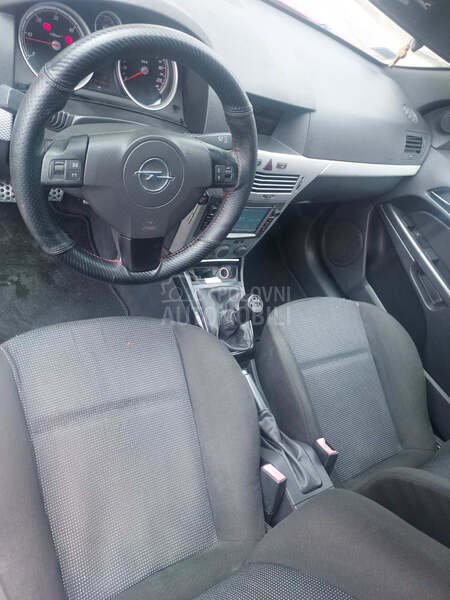 Opel Astra H 1.9 gtc opc