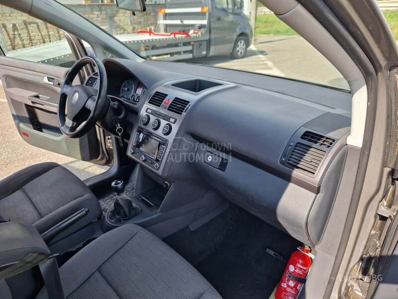Volkswagen Touran A K C I J A