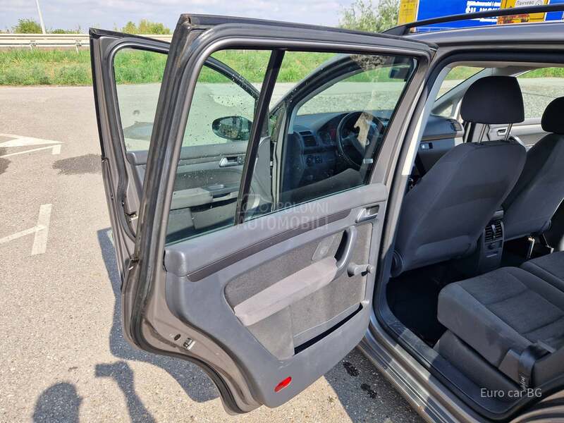 Volkswagen Touran A K C I J A