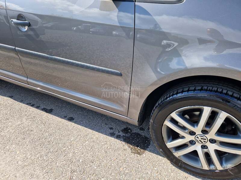 Volkswagen Touran A K C I J A