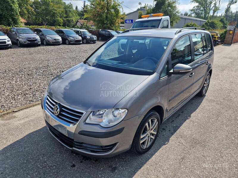 Volkswagen Touran A K C I J A