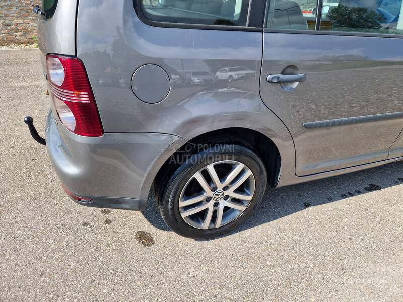 Volkswagen Touran A K C I J A