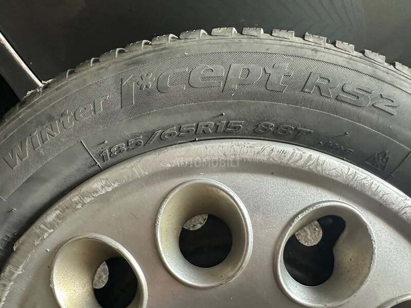Hankook 185/65 R15 Zimska