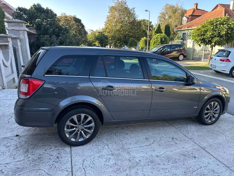 Opel Astra H 1.7CDTI 111 YEARS