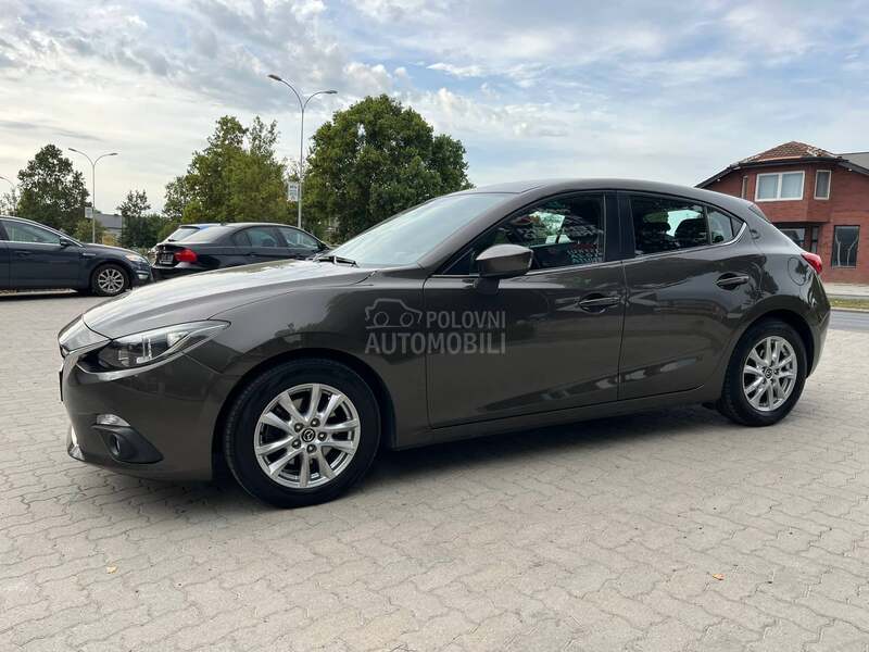 Mazda 3 2.0 Švajcarac REVO