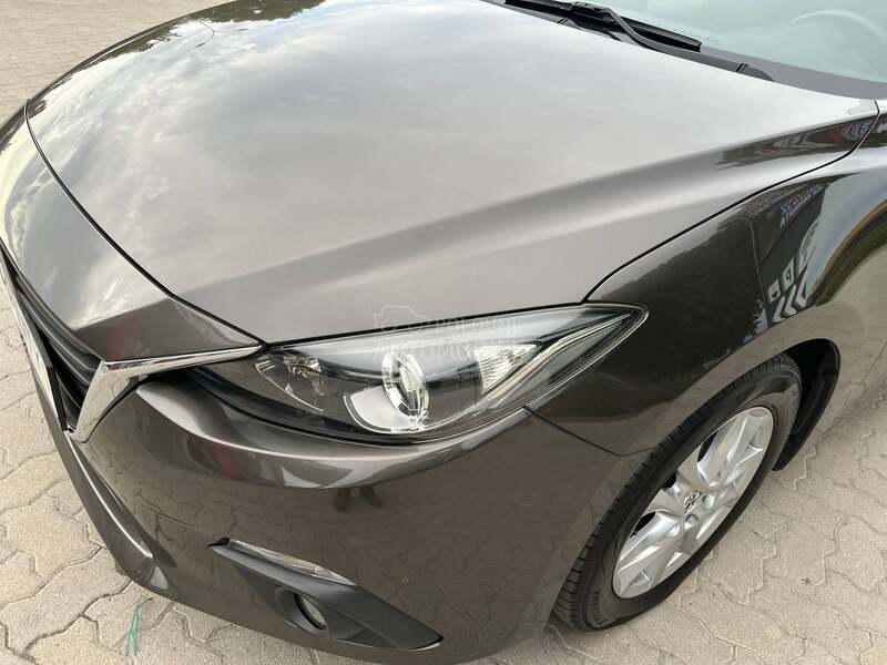Mazda 3 2.0 Švajcarac REVO