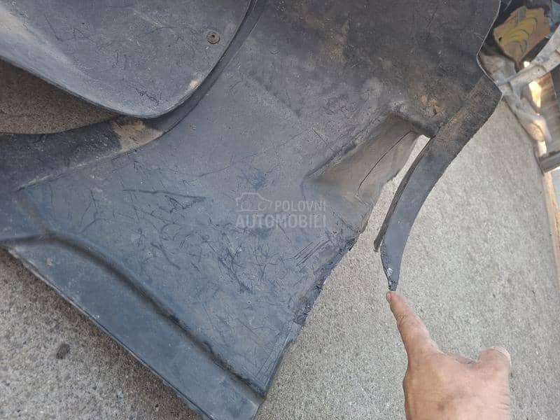 prednje desno potkrilo