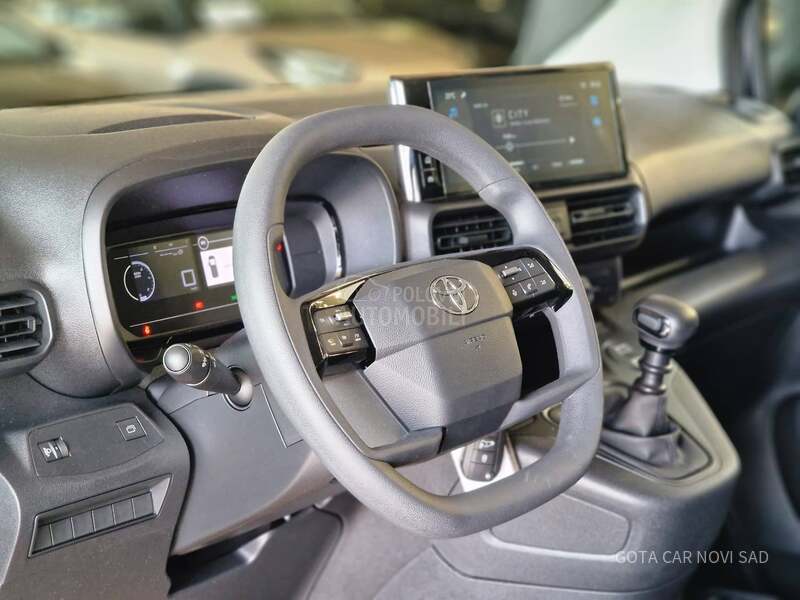 Toyota Proace City Verso SHUTTLE N1
