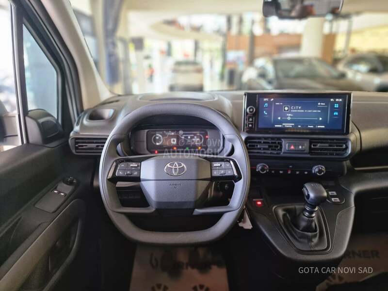 Toyota Proace City Verso SHUTTLE N1