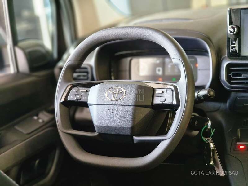 Toyota Proace City Verso SHUTTLE N1