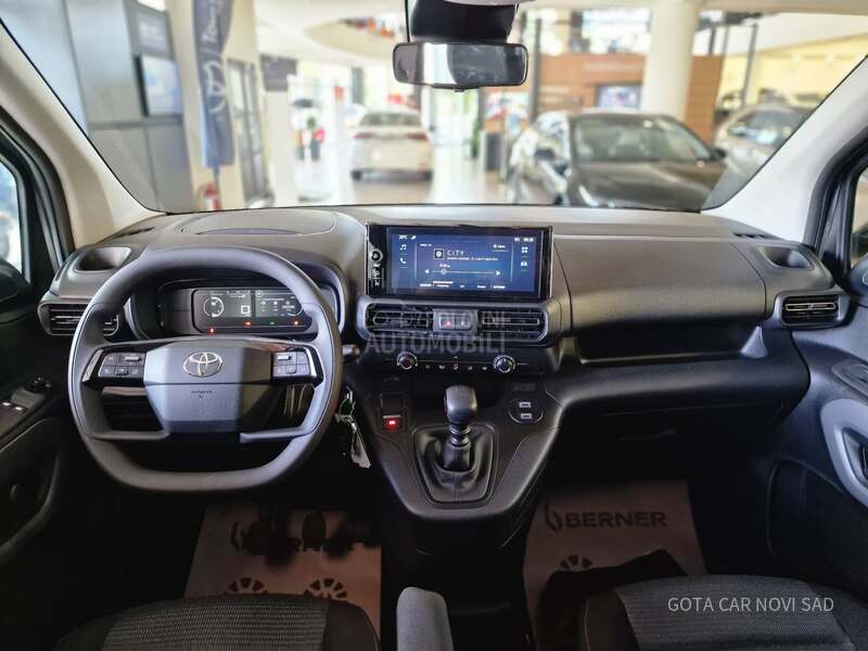 Toyota Proace City Verso SHUTTLE N1