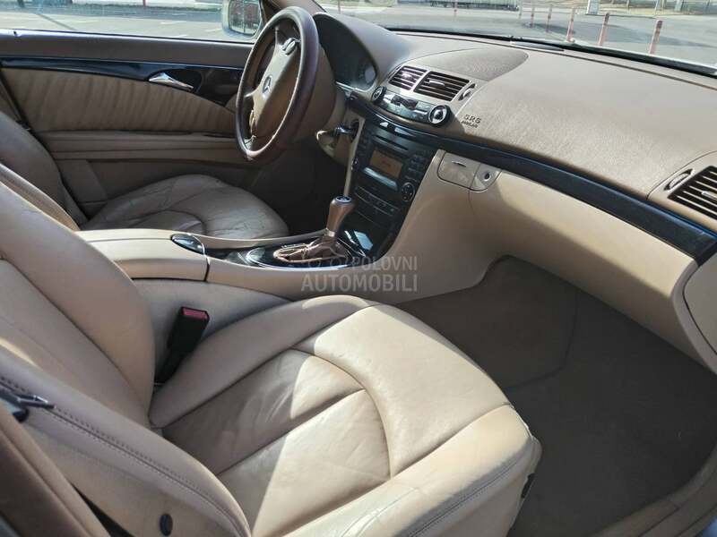 Mercedes Benz E 200 