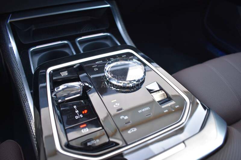 BMW M760e xDrive