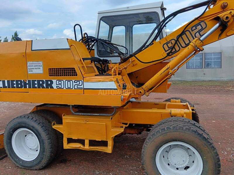 Liebherr 902
