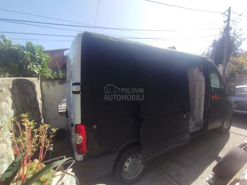 Renault Master 2.5DCI L2H2