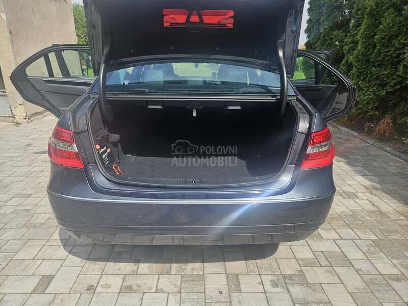 Mercedes Benz E 220 
