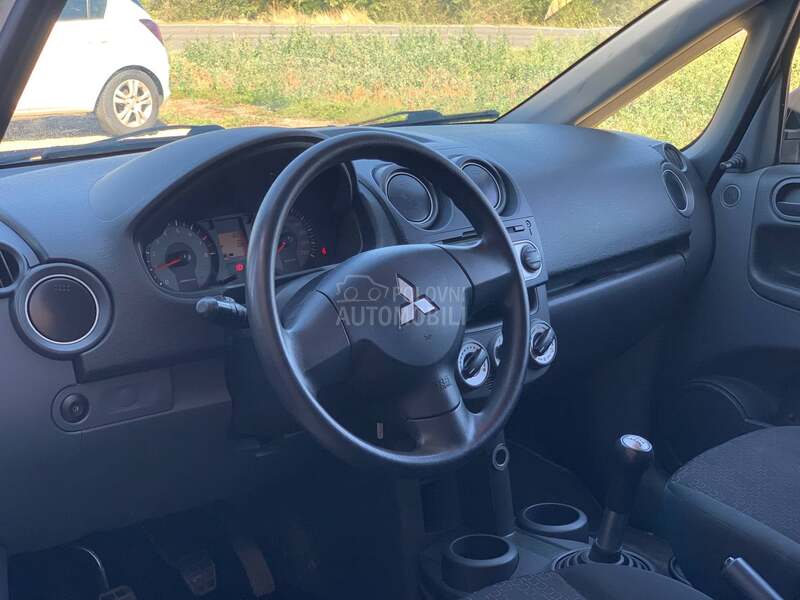 Mitsubishi Colt 