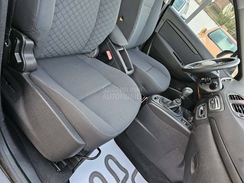 Renault Grand Scenic 1.9 DCI DYNAMIQUE