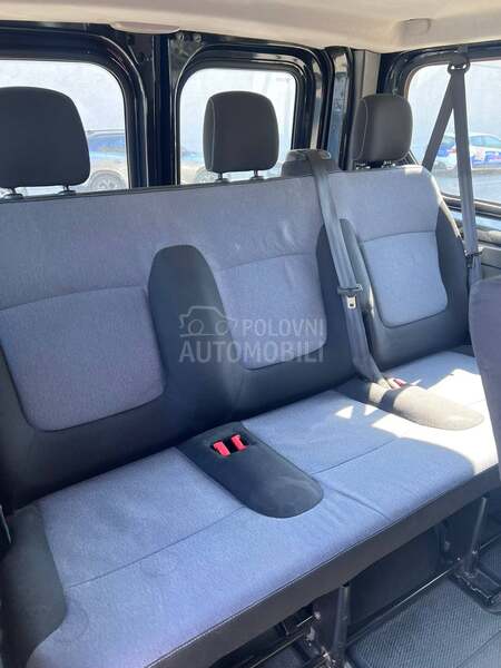 Opel Vivaro Putnički Navi 8 sed.