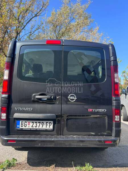 Opel Vivaro Putnički Navi 8 sed.