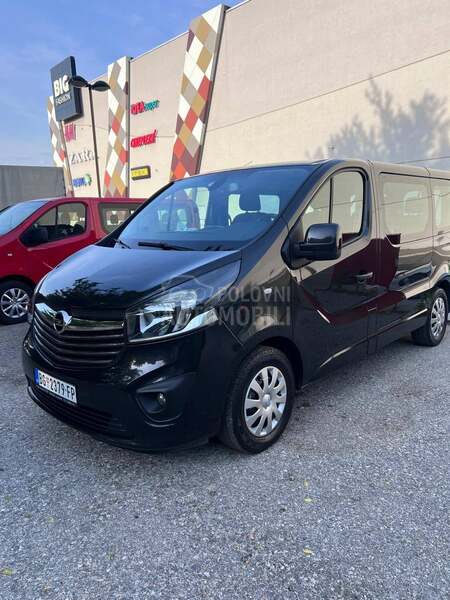 Opel Vivaro Putnički Navi 8 sed.