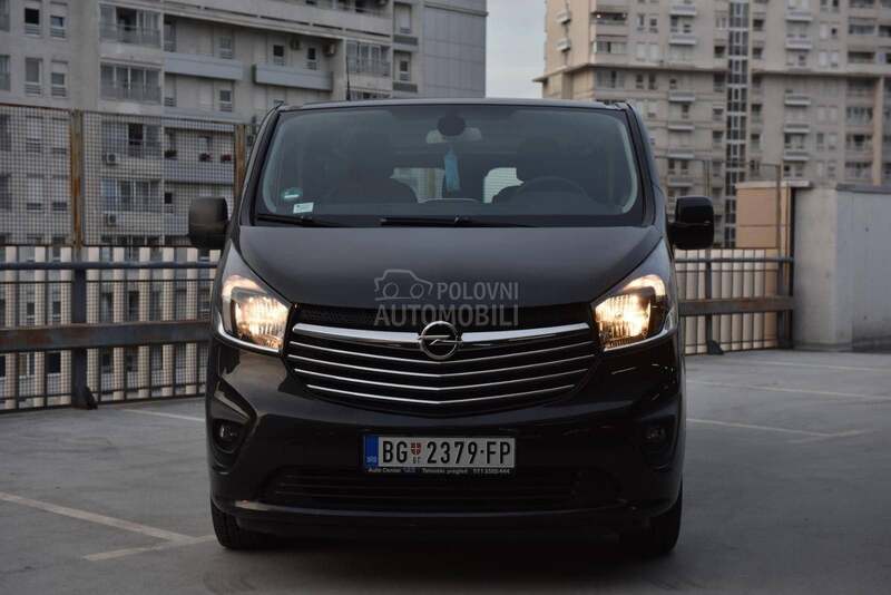 Opel Vivaro Putnički Navi 8 sed.