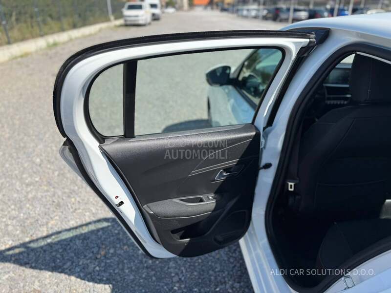 Peugeot 208 1.2 Business