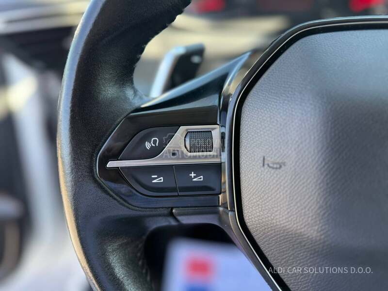 Peugeot 208 1.2 Business