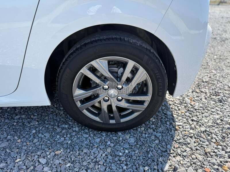 Peugeot 208 1.2 Business