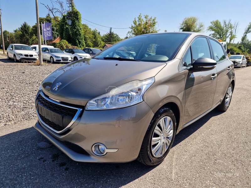 Peugeot 208 A K C I J A 130HKN