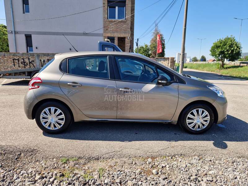 Peugeot 208 A K C I J A 130HKN