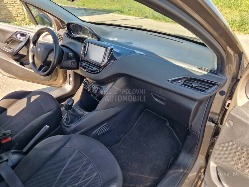 Peugeot 208 A K C I J A 130HKN