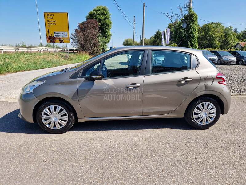 Peugeot 208 A K C I J A 130HKN