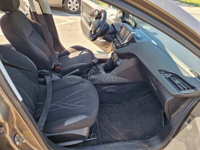 Peugeot 208 A K C I J A 130HKN