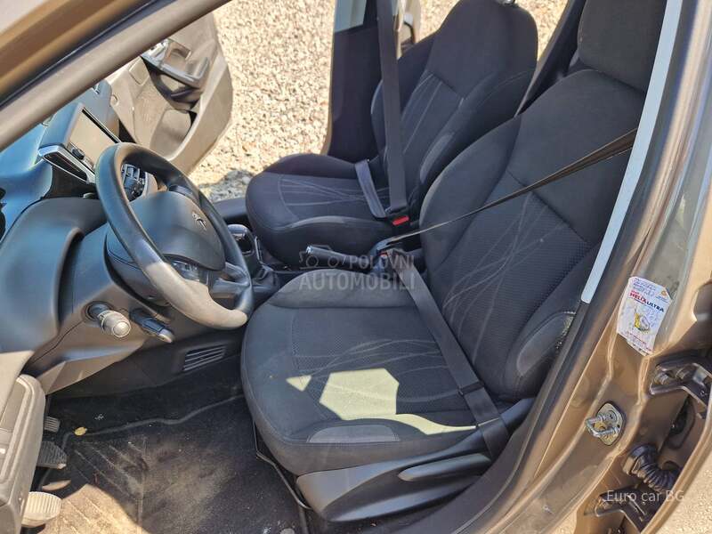 Peugeot 208 A K C I J A 130HKN