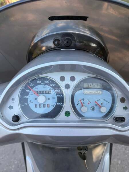 Piaggio beverly 500