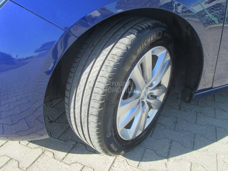 Peugeot 308 1.5 BHDI EAT8